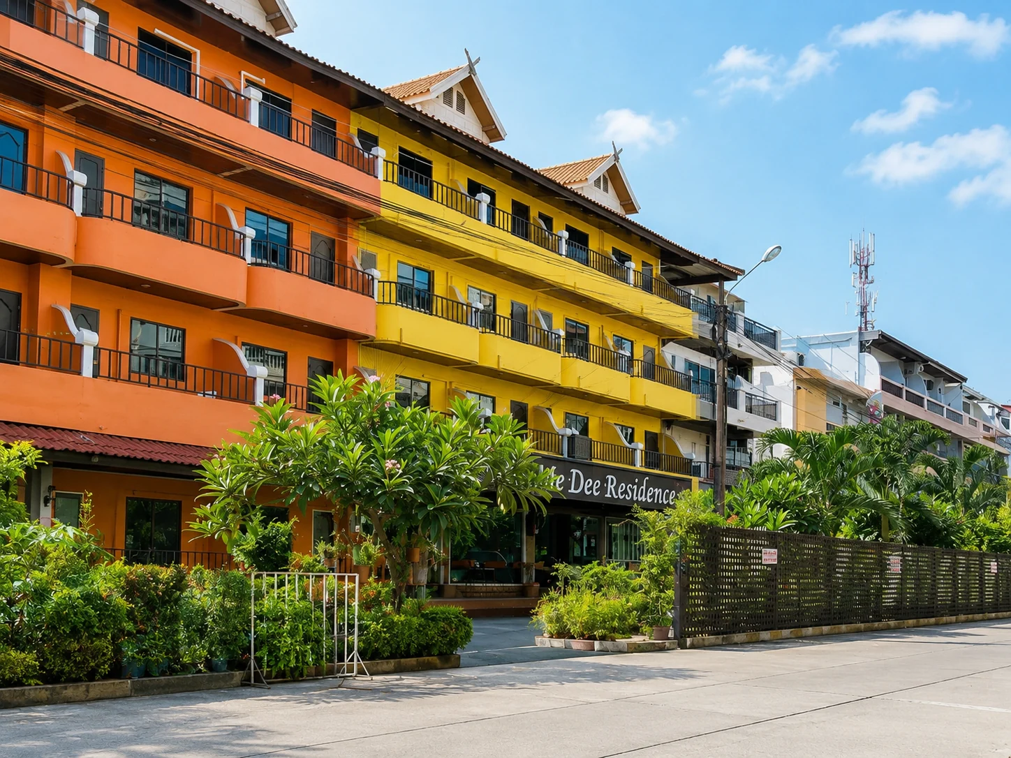 Exterior of Me Dee Residence in Jomtien