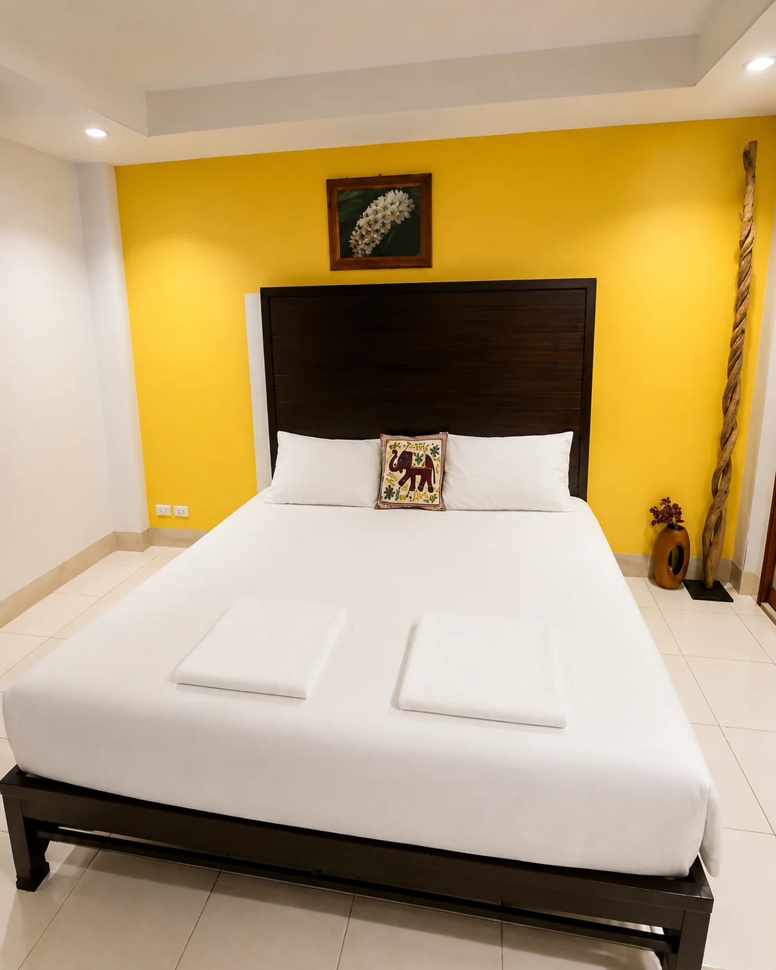 Guest room at Me Dee Residence